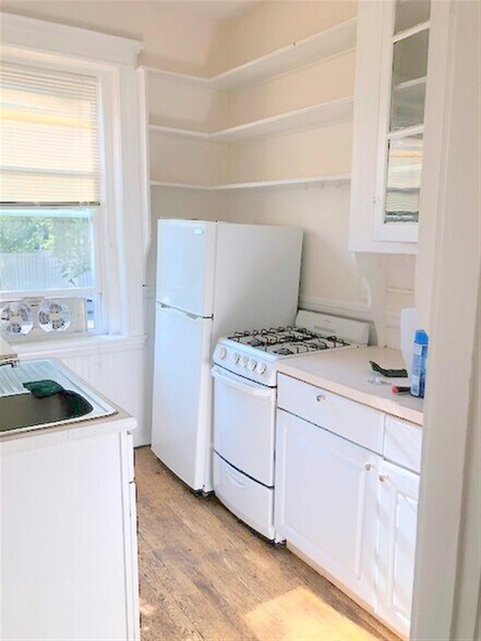 Building Photo - 90 Kirkland St