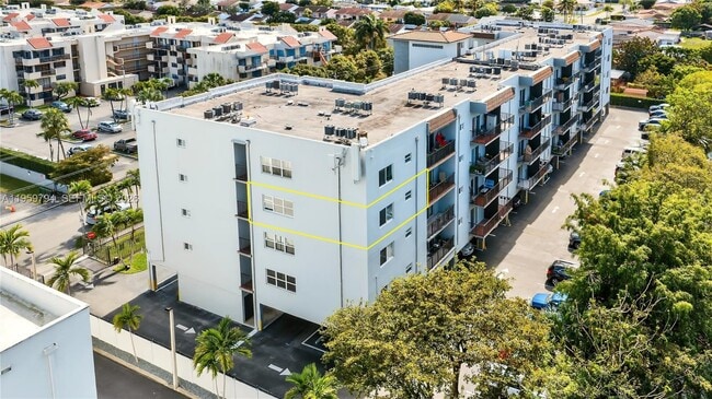 Building Photo - 900 SW 84th Ave