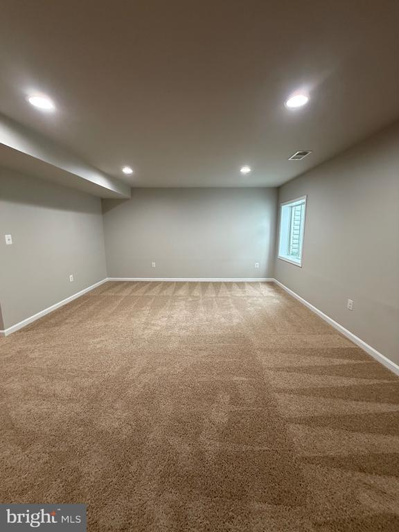 Building Photo - 9411 Wood Creek Cir