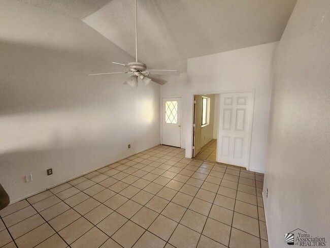 Building Photo - 2222 E 27th Ln