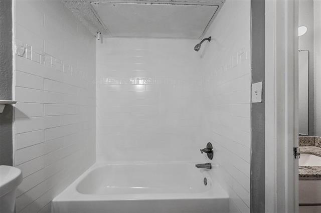 Building Photo - 3034 Tudor Ln