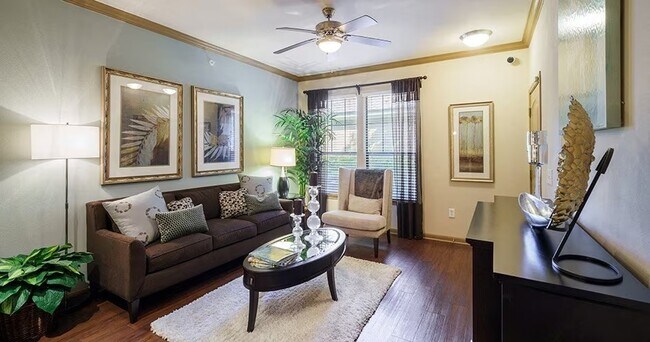 Building Photo - Spacious Living with Urban Convenience!