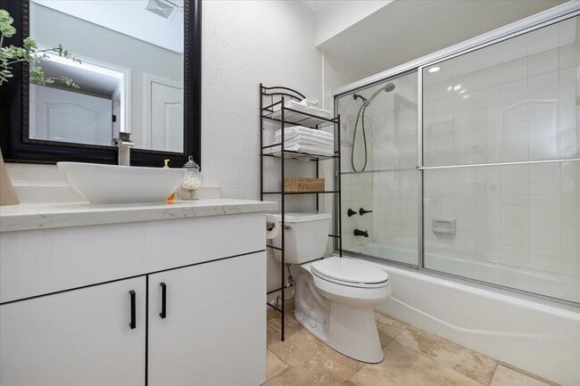 Building Photo - 73417 Foxtail Ln