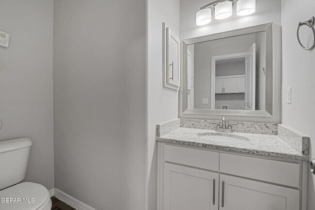 Building Photo - 261 Emerald Sun Dr