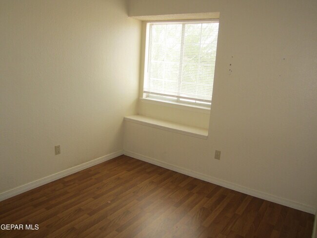Building Photo - 6924 Imperial Ridge Dr