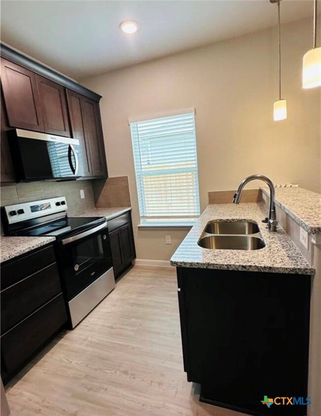 Building Photo - 516 Hudson St