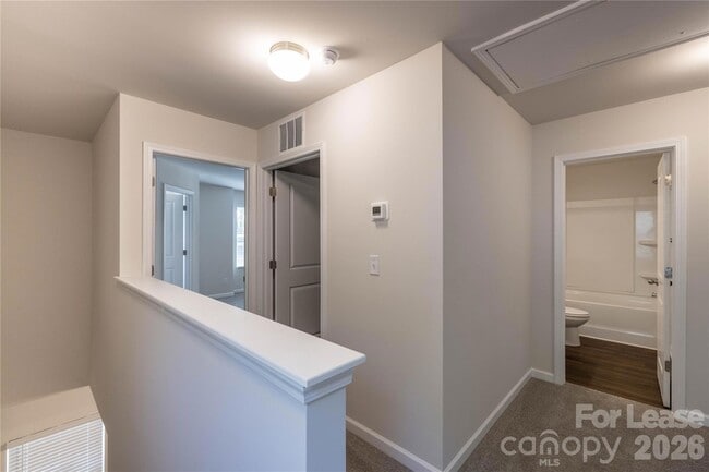Building Photo - 208 S Bell Ave