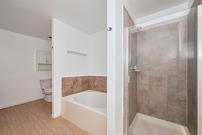 Building Photo - 508 Birch Cluster Ct