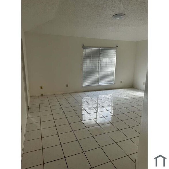 Building Photo - 4822 Aspen View
