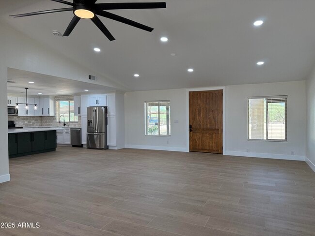 Building Photo - 6703 E Calle de Las Estrellas Rd