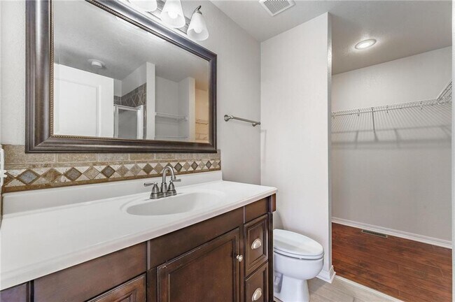 Building Photo - 2851 W Redstone Dr
