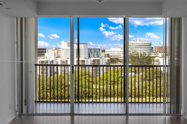 Building Photo - 20301 W Country Club Dr