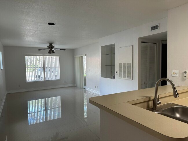 Building Photo - 1885 Palm Cove Blvd