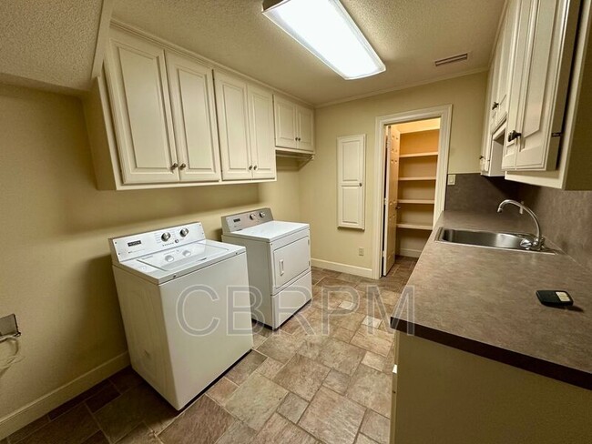 Building Photo - 4202 78th St