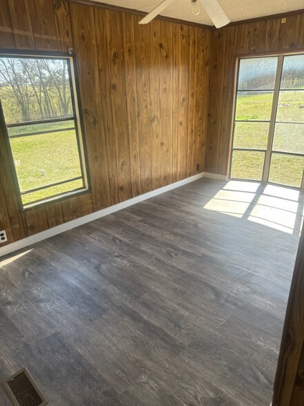 Building Photo - 570 Lorena Meadows Dr