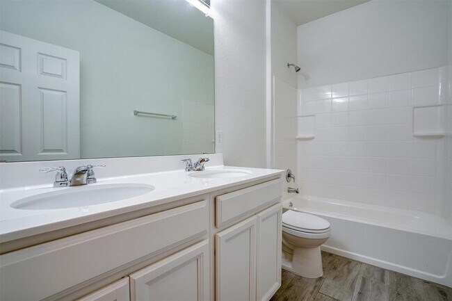 Building Photo - 217 La Dera Dr