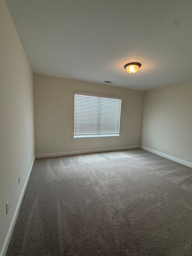 Building Photo - 118 boundary hall way