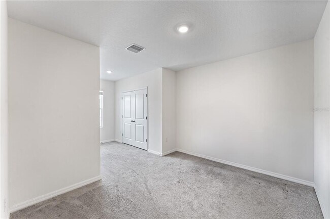 Building Photo - 33066 Major Oak Dr