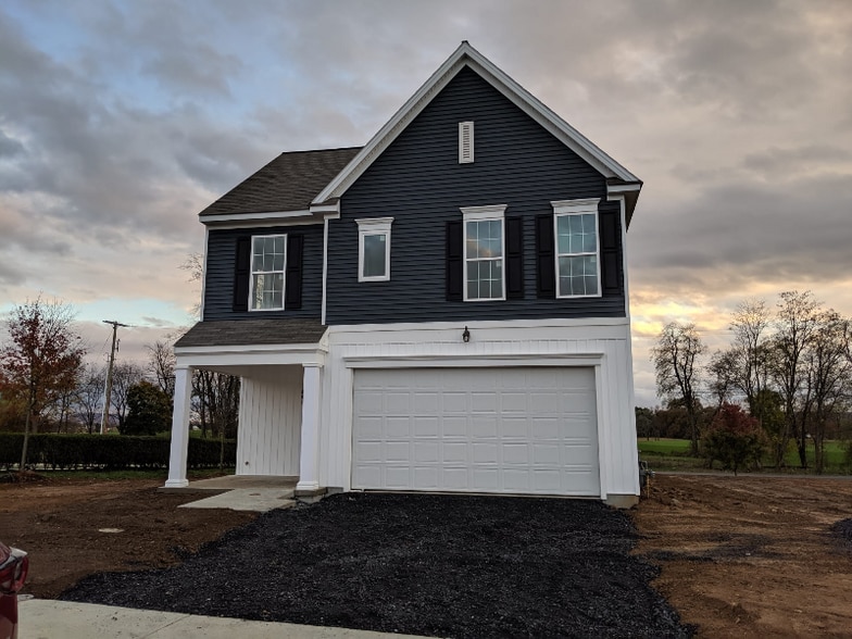 Building Photo - 801 Barn Swallow Wy