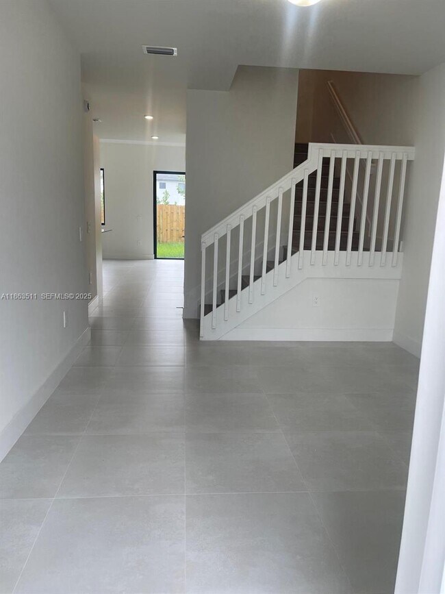 Building Photo - 18988 SW 344th Terrace