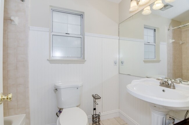 Building Photo - Ranch In Columbia County