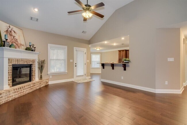 Building Photo - 219 Sandleton Way