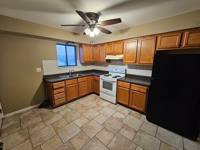 Building Photo - 737 Lippert Ln