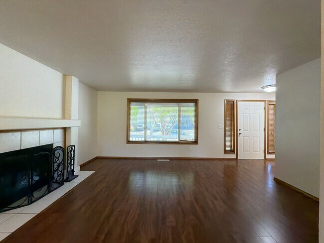 Building Photo - 5505 SW 149th Ave