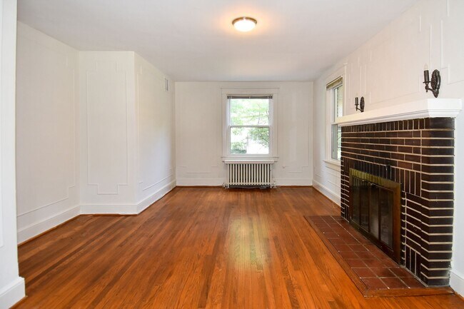 Building Photo - 633 24th St S