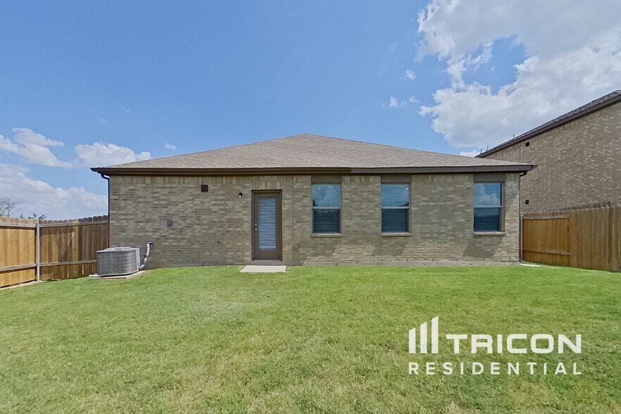 Building Photo - 1603 Cotton Blossom Ln