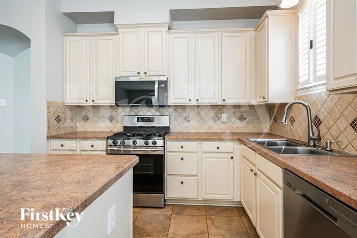 Building Photo - 4536 Indian Rock Dr