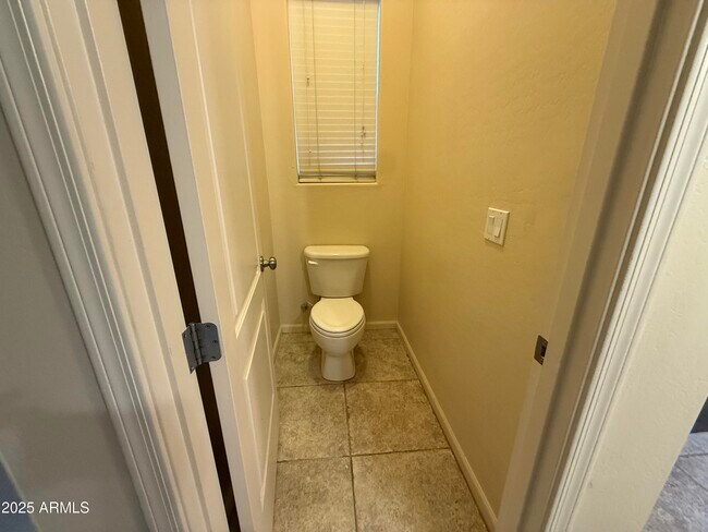 Building Photo - 2807 E Desert Broom Pl