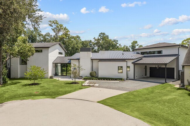 Building Photo - 12427 Pebblebrook Dr