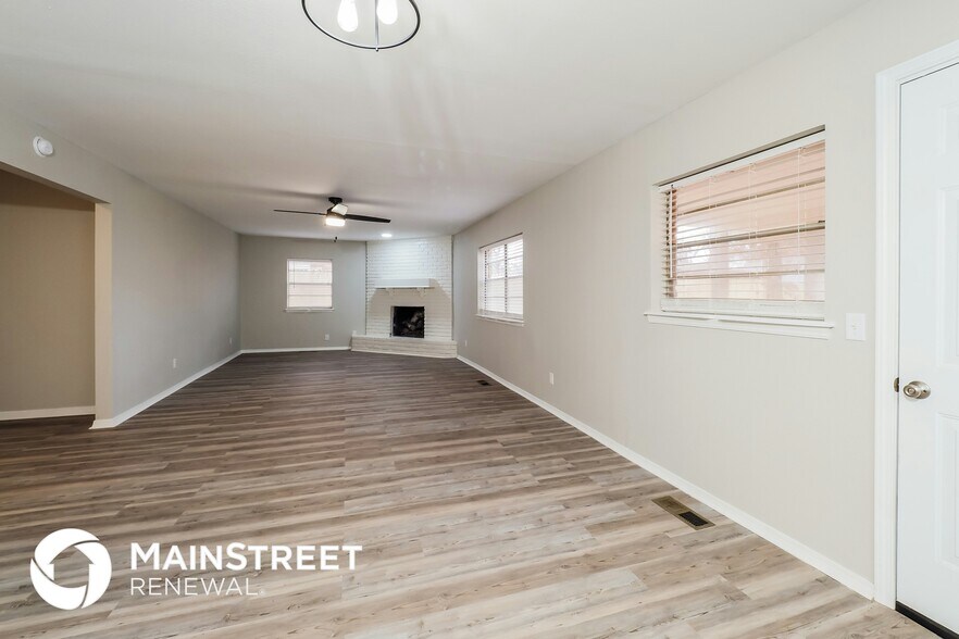 Building Photo - 8112 NW 30th St