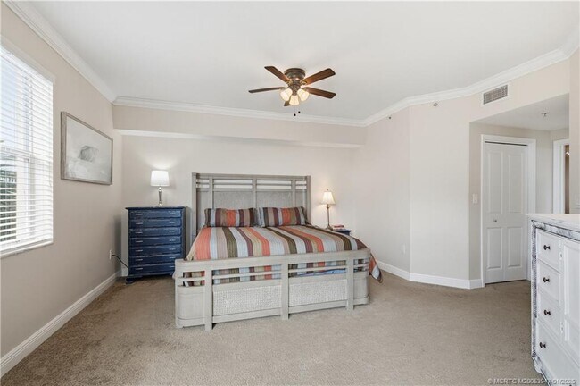 Building Photo - 975 NW Flagler Ave