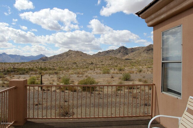Building Photo - 533 W Desert Flower Ln