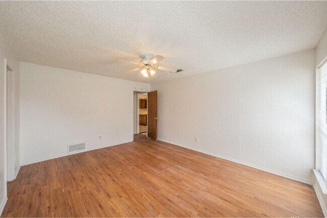 Building Photo - 6753 Spoonwood Ln