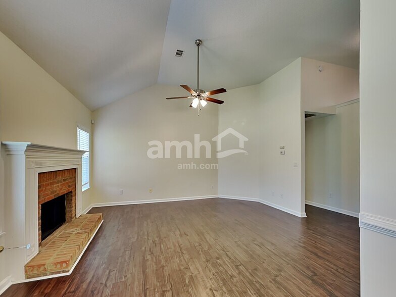 Building Photo - 214 Bo Simpson Pkwy