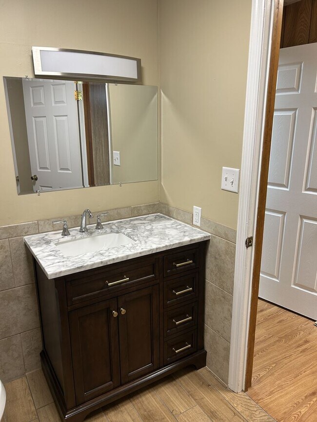 Building Photo - 580 Highland Ave NW