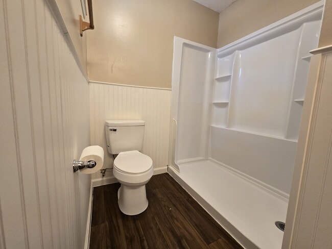 Building Photo - 403 E Lawnwood Ave