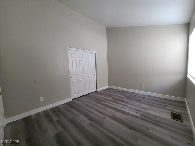 Building Photo - 5990 Badlands Ln