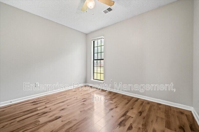 Building Photo - 7103 Tagen Dr