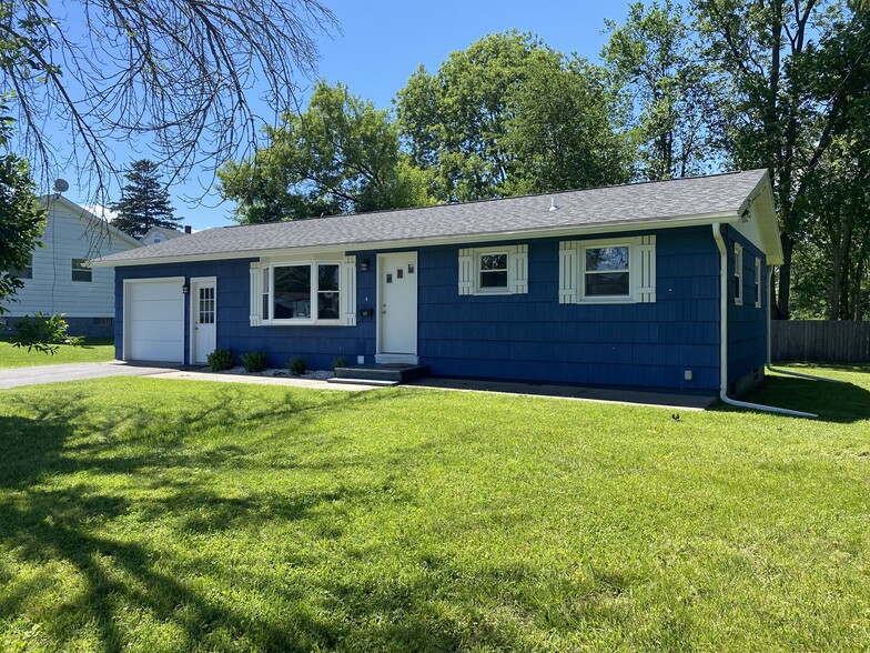 Front Elevation - 4 1st St