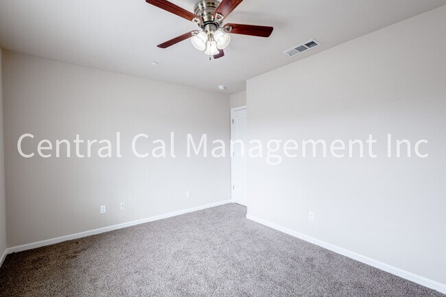 Building Photo - 4 Bedroom/2 Bath Home in the Northwest - $2595 Per Month!