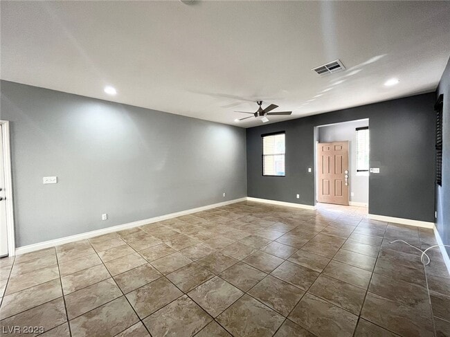 Building Photo - 8520 Orly Ave