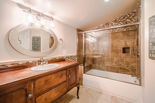 Building Photo - 5734 Fairview Pl