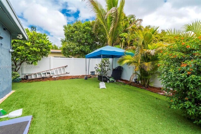 Building Photo - 7211 NW 76th St