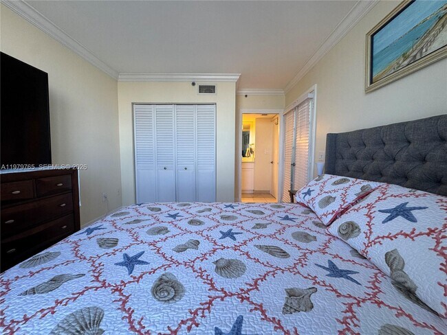 Building Photo - 7330 Ocean Terrace