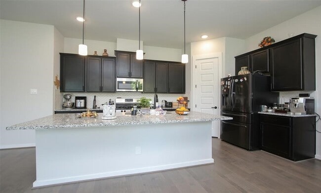 Building Photo - 2103 Pueblito Dr