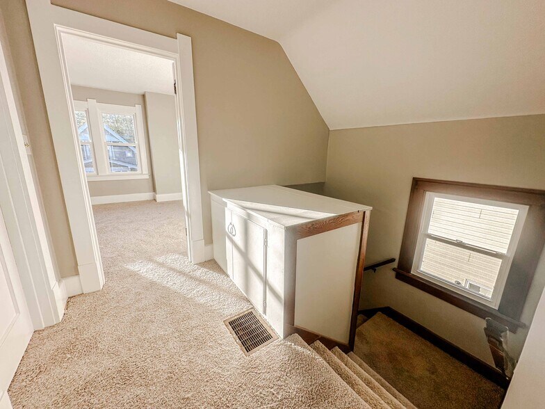 Building Photo - 4044 Asbury Dr